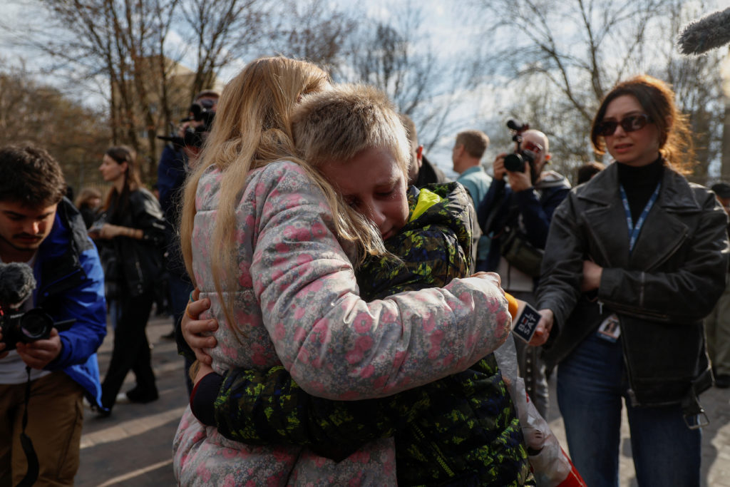 Four Ukrainian children return home with the assistance of US First Lady Melania Trump